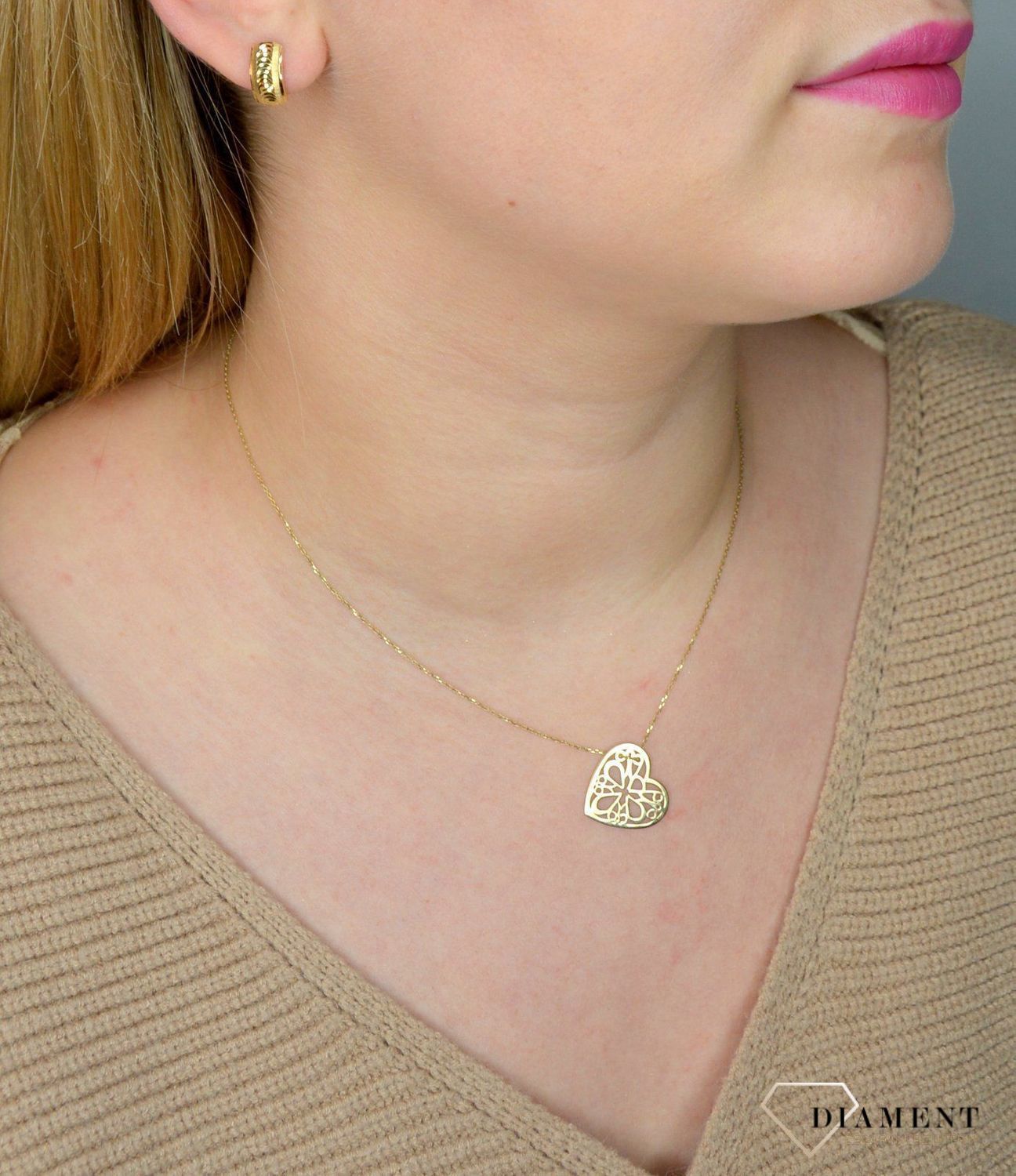 Złote kolczyki 585 grawerowane ozdobnym środkiem KL 2349F 585.jpg